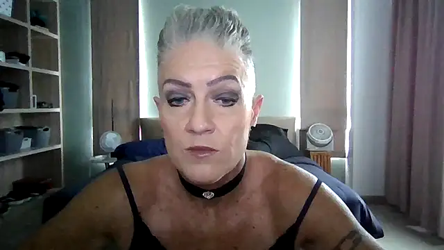 Snapshot of Devon2020 chatting on November 6, 2025, 6:39 am Devon2020 online show from November 6, 2025, 6:39 am