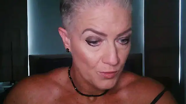 Snapshot of Devon2020 chatting on November 20, 2025, 9:10 am Devon2020 online show from November 20, 2025, 9:10 am