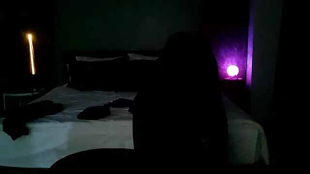 Snapshot of Devon2020 chatting on January 7, 2026, 12:10 pm Devon2020 online show from January 7, 2026, 12:10 pm