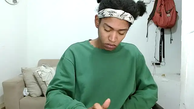 angelamarie1 online show from November 28, 2025, 9:31 am