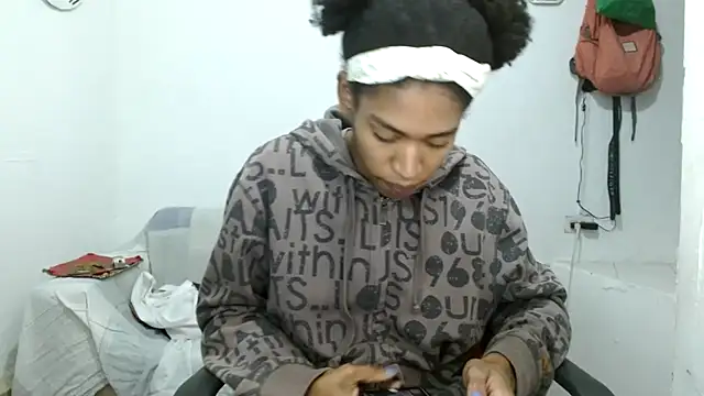 angelamarie1 online show from November 7, 2025, 9:52 pm