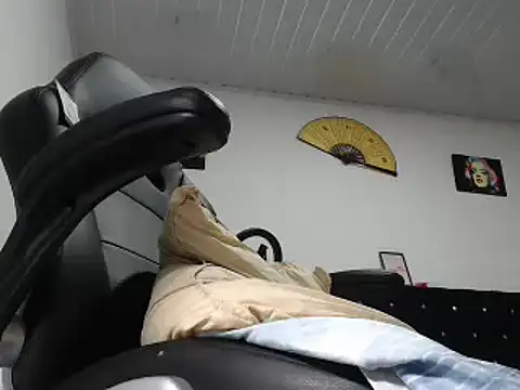 Snapshot of pamelabigcock69 chatting on April 15, 2026, 1:11 am pamelabigcock69 online show from April 15, 2026, 1:11 am