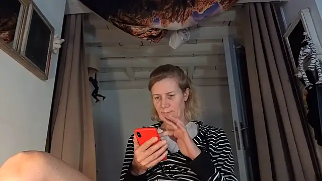 Snapshot of Lola_Belgium chatting on June 30, 2026, 10:26 am Lola Belgium online show from June 30, 2026, 10:26 am