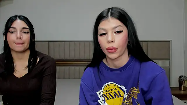 Snapshot of Sierra_Halle chatting on December 22, 2025, 9:15 pm Sierra Halle online show from December 22, 2025, 9:15 pm