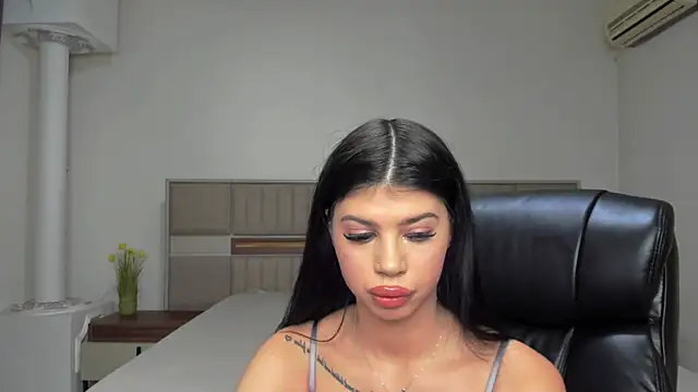 Snapshot of Sierra_Halle chatting on November 30, 2025, 10:10 pm Sierra Halle online show from November 30, 2025, 10:10 pm