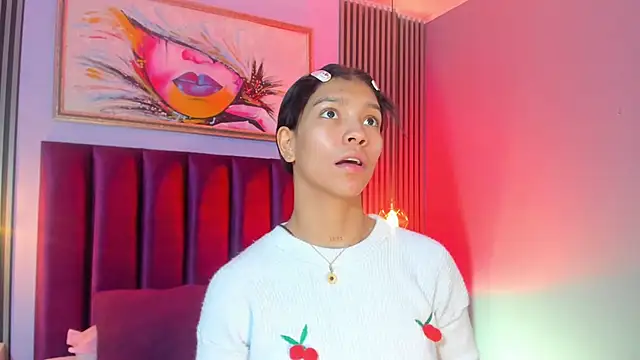 Snapshot of LauraAristizabal chatting on November 16, 2025, 12:43 pm LauraAristizabal online show from November 16, 2025, 12:43 pm