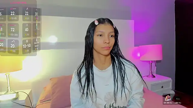 Snapshot of LauraAristizabal chatting on November 5, 2025, 12:30 pm LauraAristizabal online show from November 5, 2025, 12:30 pm