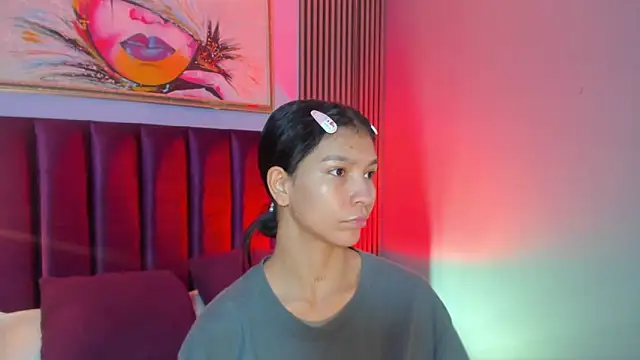 Snapshot of LauraAristizabal chatting on November 18, 2025, 12:41 pm LauraAristizabal online show from November 18, 2025, 12:41 pm