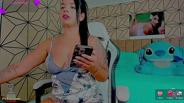 vane lopez  online show from March 19, 2026, 8:20 pm