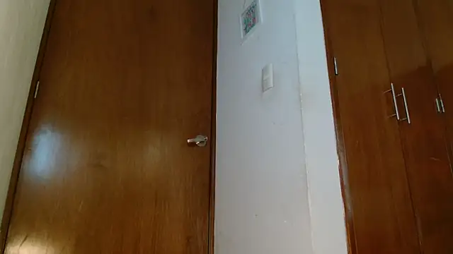 Snapshot of MINI_Petite chatting on April 16, 2026, 5:25 pm MINI Petite online show from April 16, 2026, 5:25 pm