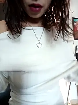 Snapshot of MINI_Petite chatting on April 28, 2026, 5:39 pm MINI Petite online show from April 28, 2026, 5:39 pm