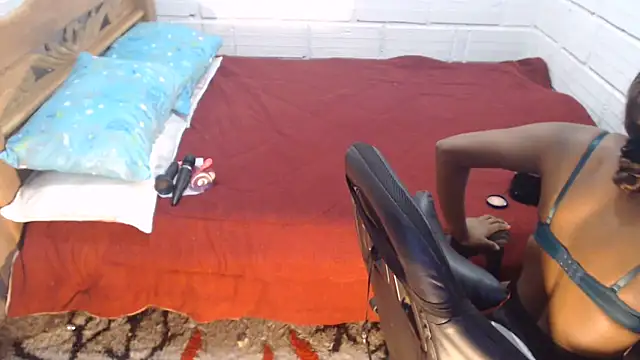 sexyjustin202 online show from March 18, 2026, 10:43 pm