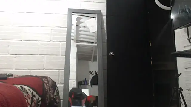 Snapshot of sexyjustin202 chatting on October 5, 2025, 12:01 am sexyjustin202 online show from October 5, 2025, 12:01 am