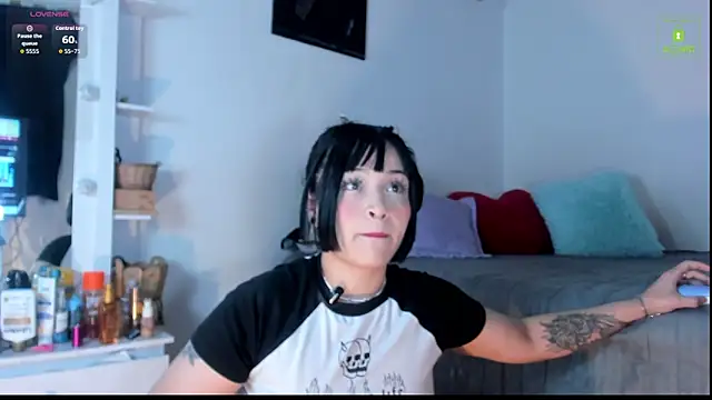 Snapshot of miaa-lee chatting on November 4, 2025, 4:05 am miaa-lee online show from November 4, 2025, 4:05 am