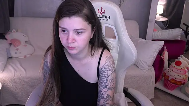 Snapshot of AmellyMilly chatting on October 5, 2025, 12:51 pm AmellyMilly online show from October 5, 2025, 12:51 pm