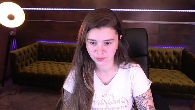 Snapshot of AmellyMilly chatting on September 23, 2025, 12:45 pm AmellyMilly online show from September 23, 2025, 12:45 pm