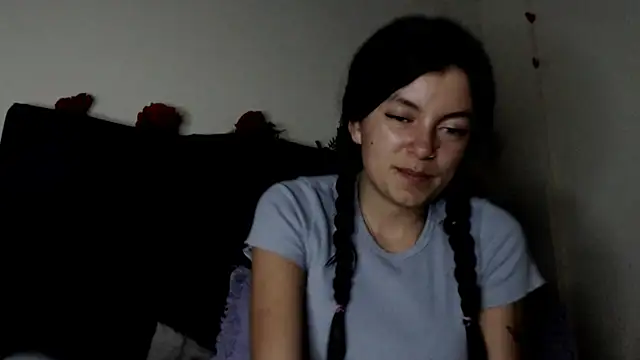 Snapshot of Meghan320 chatting on March 22, 2025, 5:06 am Meghan320 online show from March 22, 2025, 5:06 am