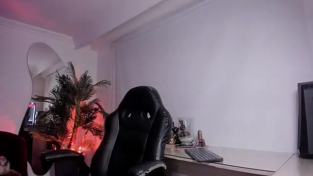 Snapshot of Meghan320 chatting on January 14, 2026, 11:36 am Meghan320 online show from January 14, 2026, 11:36 am