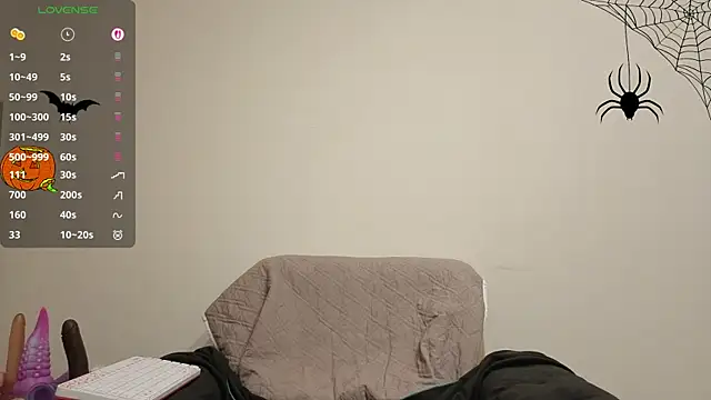 MaryHillx online show from November 2, 2025, 8:14 pm