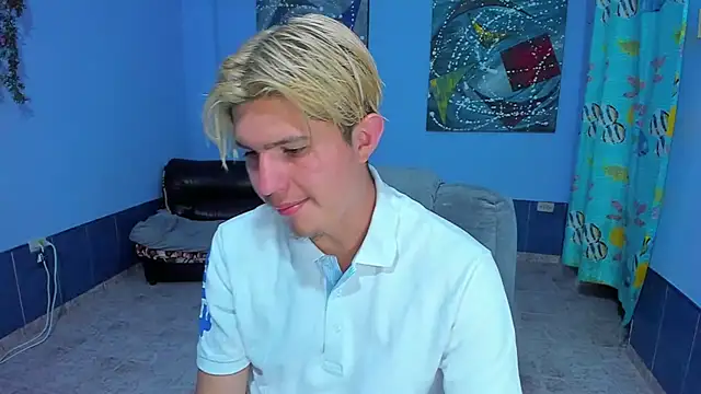 Snapshot of patrik_027 chatting on October 23, 2025, 3:27 am patrik 027 online show from October 23, 2025, 3:27 am