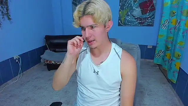 Snapshot of patrik_027 chatting on November 4, 2025, 8:45 pm patrik 027 online show from November 4, 2025, 8:45 pm