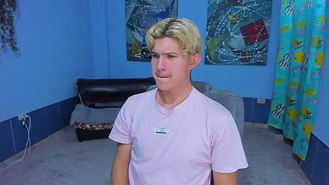 Snapshot of patrik_027 chatting on November 10, 2025, 6:29 am patrik 027 online show from November 10, 2025, 6:29 am