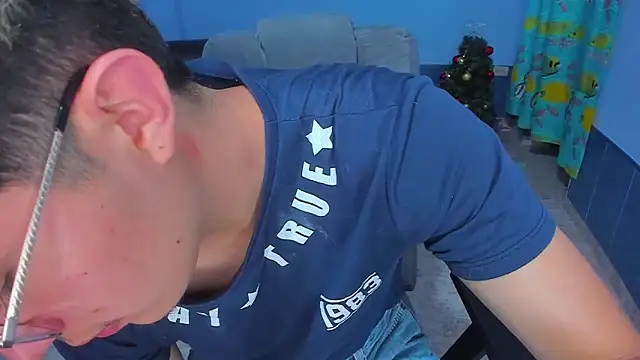 Snapshot of patrik_027 chatting on December 4, 2025, 7:29 am patrik 027 online show from December 4, 2025, 7:29 am