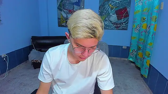 Snapshot of patrik_027 chatting on November 24, 2025, 7:58 pm patrik 027 online show from November 24, 2025, 7:58 pm