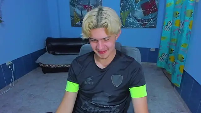 Snapshot of patrik_027 chatting on November 3, 2025, 8:01 pm patrik 027 online show from November 3, 2025, 8:01 pm