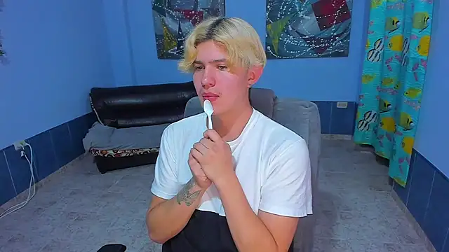 Snapshot of patrik_027 chatting on November 21, 2025, 12:42 am patrik 027 online show from November 21, 2025, 12:42 am