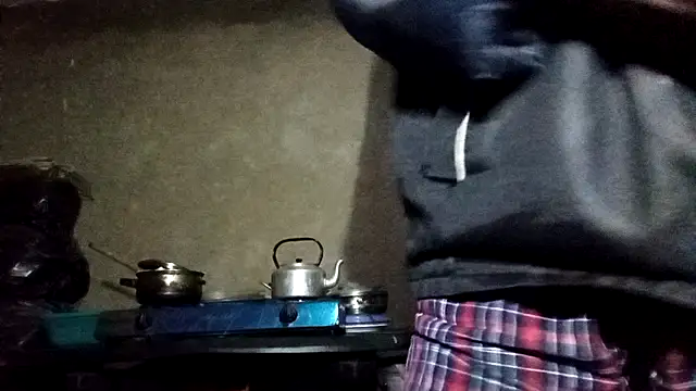 Snapshot of clintsix chatting on November 18, 2025, 10:24 pm clintsix online show from November 18, 2025, 10:24 pm