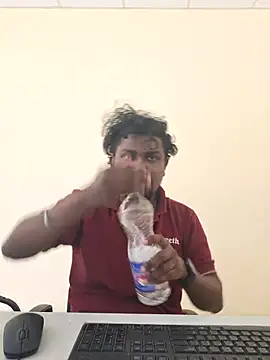 Snapshot of Mallupaiyanaachu chatting on January 18, 2026, 9:56 am Mallupaiyanaachu online show from January 18, 2026, 9:56 am