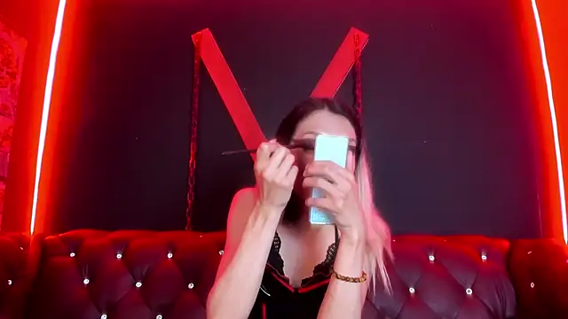 Victoria Badgal  online show from November 21, 2025, 8:52 pm