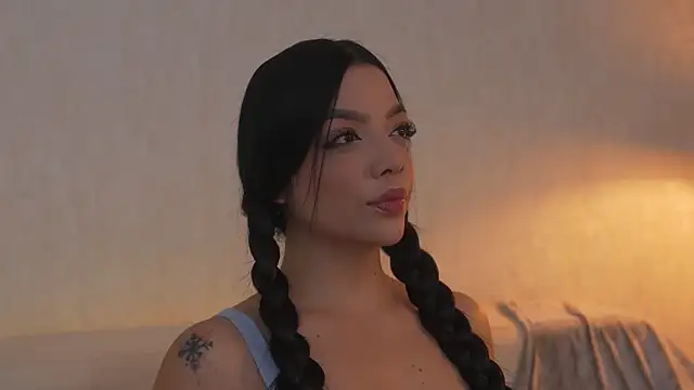 sarah hiill online show from March 28, 2026, 1:12 pm