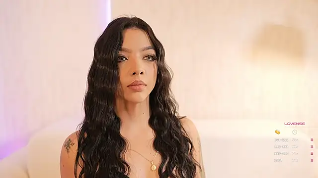 sarah hiill online show from February 8, 2025, 6:44 pm