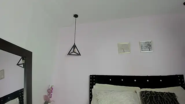 CeliWoods online show from November 17, 2025, 11:36 am