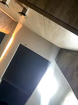 CeliWoods online show from November 25, 2025, 10:04 am