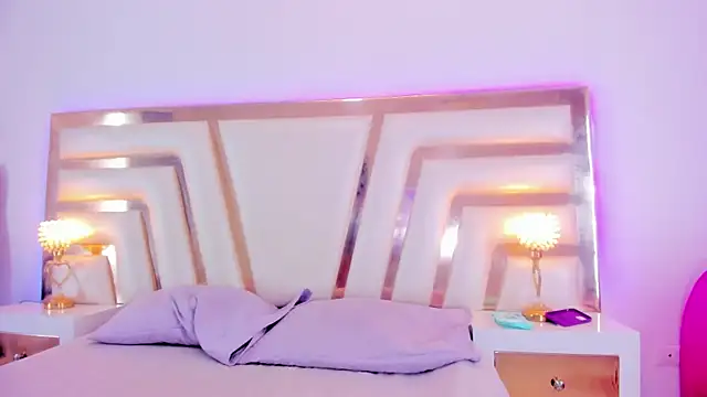 Aisharhodes00 online show from February 27, 2025, 8:09 pm