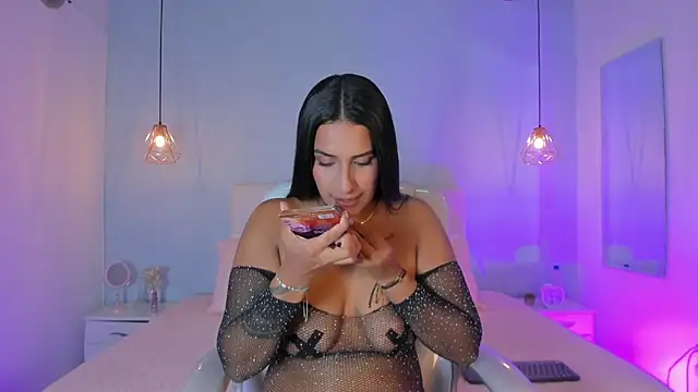 Snapshot of Stefhanyblow chatting on March 9, 2025, 3:54 am Stefhanyblow online show from March 9, 2025, 3:54 am