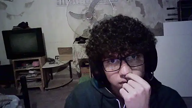 Emv2 online show from April 21, 2026, 4:19 am