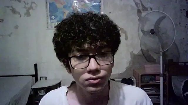 Snapshot of Emv2 chatting on December 3, 2024, 2:09 am Emv2 online show from December 3, 2024, 2:09 am