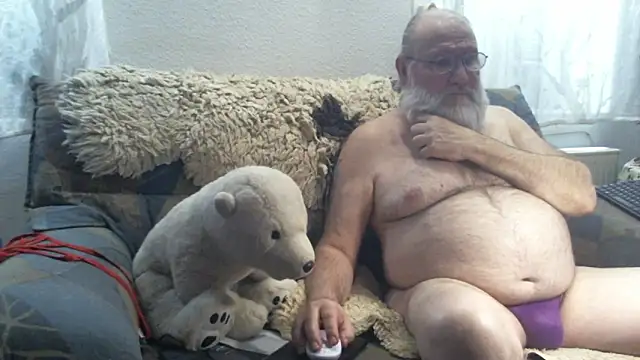 Snapshot of SexySantaC chatting on January 6, 2026, 4:33 pm SexySantaC online show from January 6, 2026, 4:33 pm