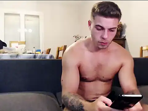 Elkafit28 online show from April 8, 2026, 8:43 pm