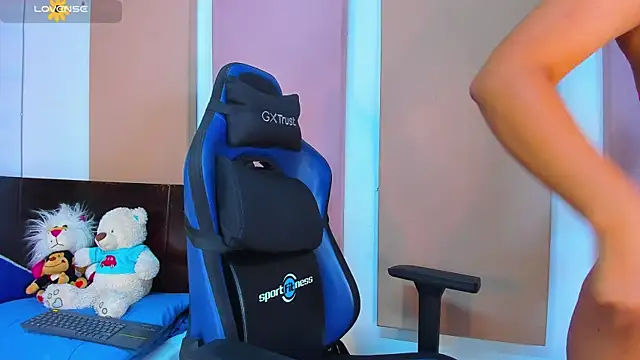 abbyblairs3 online show from November 8, 2025, 4:38 am