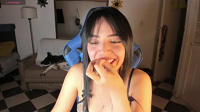 Snapshot of Miss_Nicole chatting on March 22, 2025, 4:45 am Miss Nicole online show from March 22, 2025, 4:45 am