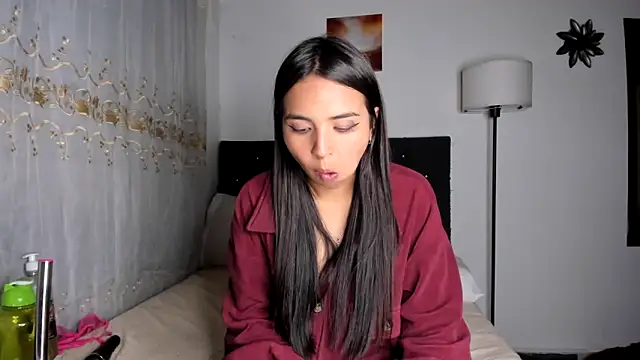 Snapshot of Miss_Nicole chatting on February 8, 2025, 5:18 am Miss Nicole online show from February 8, 2025, 5:18 am