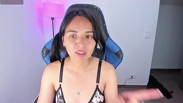 Snapshot of Miss_Nicole chatting on November 13, 2025, 1:53 am Miss Nicole online show from November 13, 2025, 1:53 am