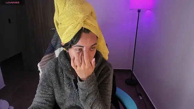 Snapshot of Miss_Nicole chatting on November 20, 2025, 2:12 am Miss Nicole online show from November 20, 2025, 2:12 am