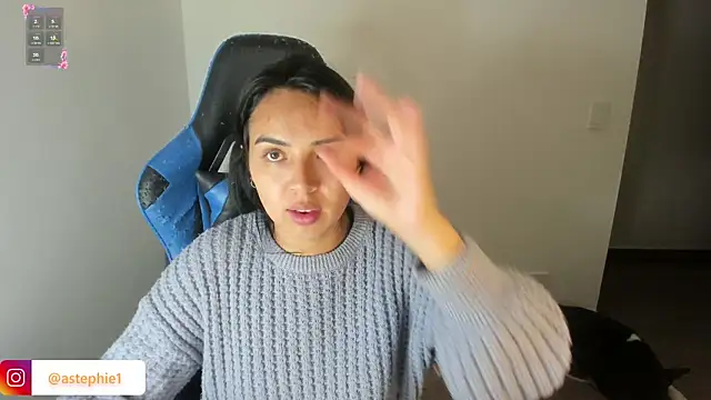 Snapshot of Miss_Nicole chatting on October 1, 2025, 1:22 am Miss Nicole online show from October 1, 2025, 1:22 am