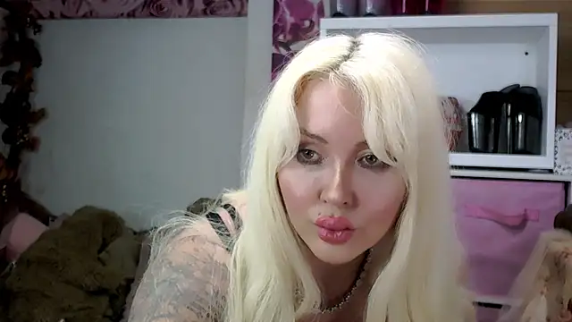 Snapshot of elyink chatting on July 21, 2026, 5:36 pm elyink online show from July 21, 2026, 5:36 pm